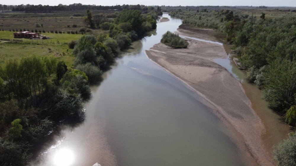 Hasta abril habrá agua en los canales de riego del río Colorado