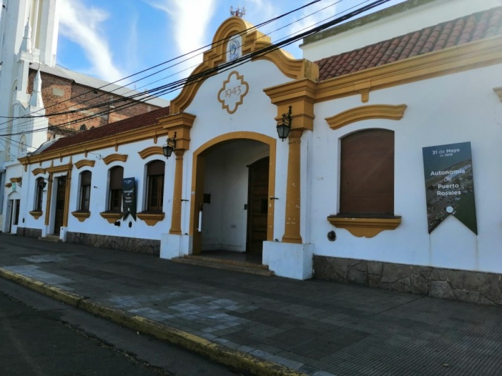 Coronel Rosales: Dispararon con arma de fuego contra la fachada del municipio