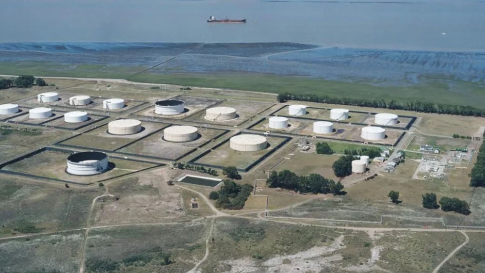 Oiltanking pretende construir un muelle costa afuera, a unos 1.700 metros de sus instalaciones en Puerto Rosales, con frente al canal de acceso principal al sistema portuario de Bahía Blanca.