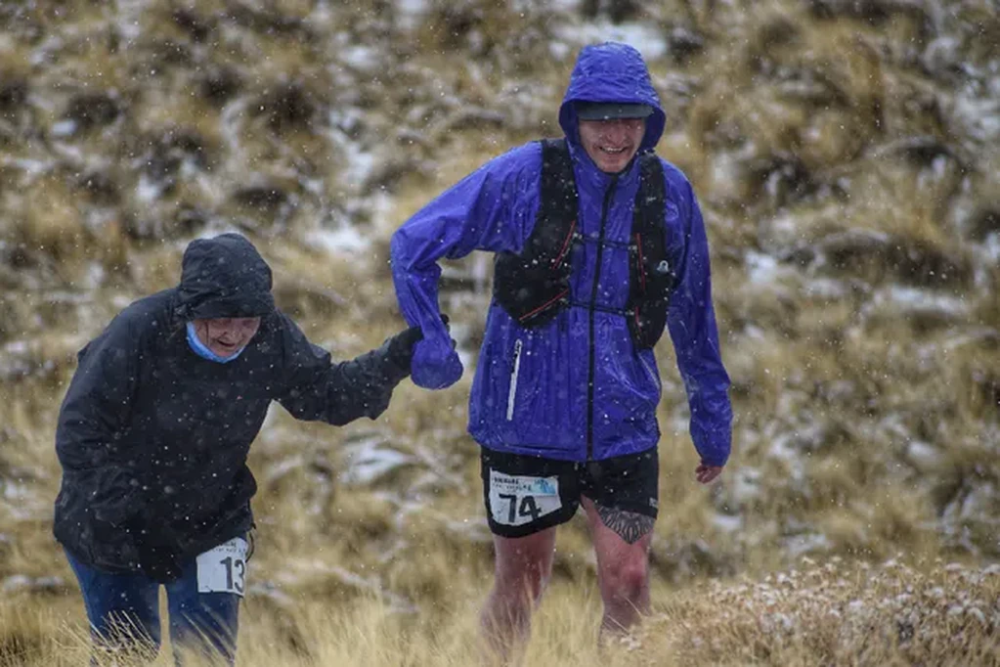 Con 72 años cumplió su sueño de correr junto a sus hijos una competencia en Neuquén
