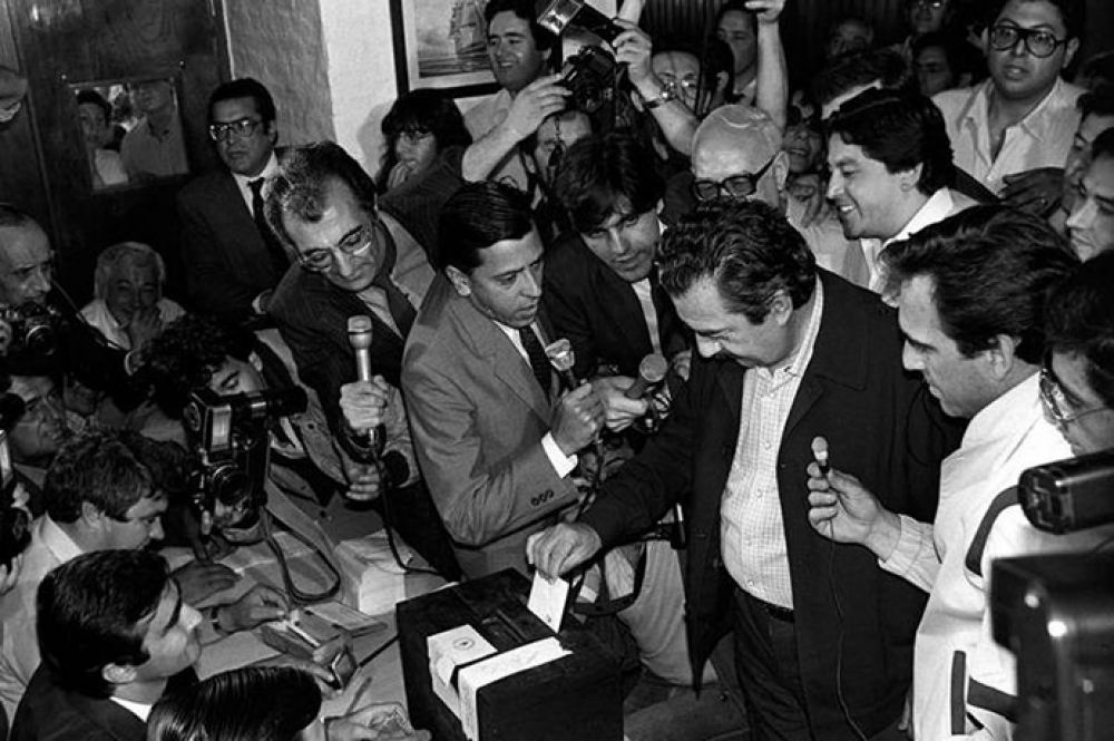 30 de octubre de 1983, el día que triunfó la DEMOCRACIA