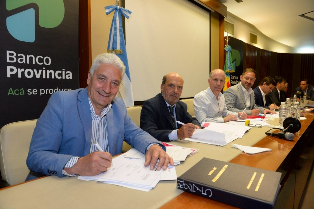 Mediante "Provincia Leasing" el Gobierno provincial firmó nuevos acuerdos para municipios bonaerenses