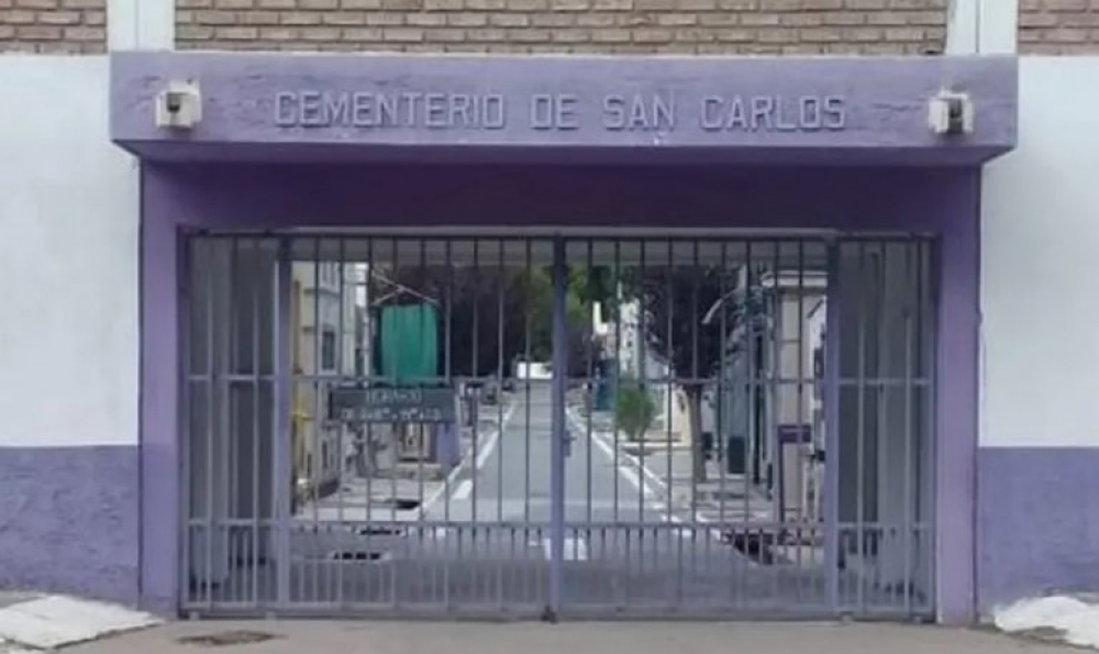 Misterio en Mendoza: se le cayó la pelota dentro de un cementerio, la fue a buscar y nunca salió