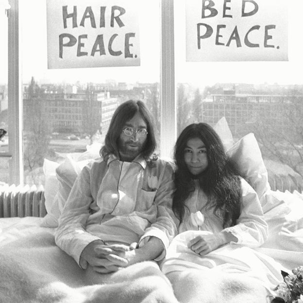 Yoko Ono y John Lennon en 1969 en su icónica protesta contra la guerra de Vietnam. / GTRES