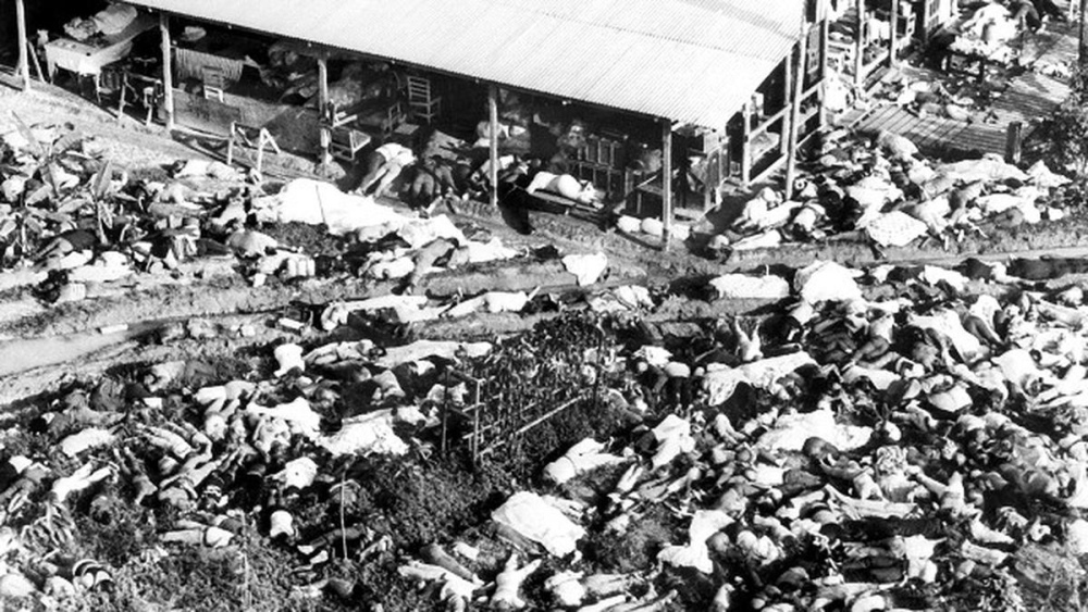 Templo del Pueblo, Jonestown, Guyana en 1978. Los cuerpos de los seguidores de Jim Jones