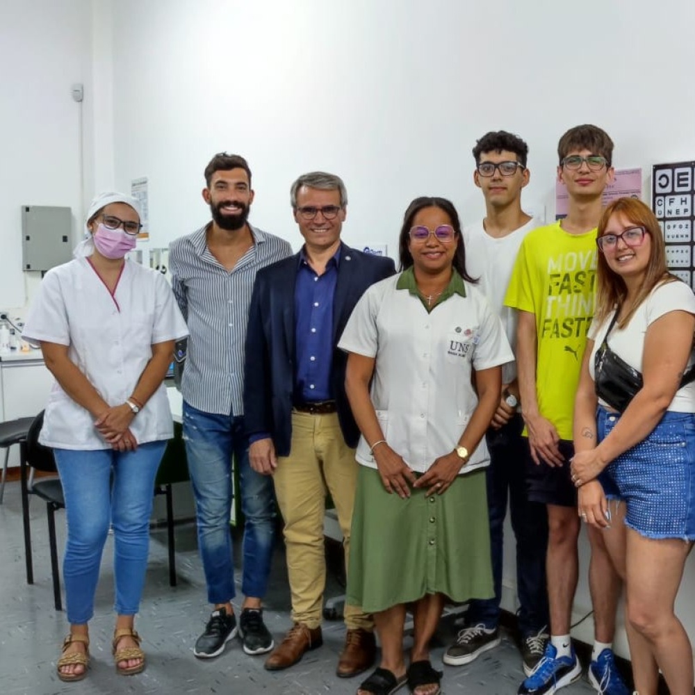 Estudiantes de la UNS diagnosticados con Miopía recibieron lentes sin costo