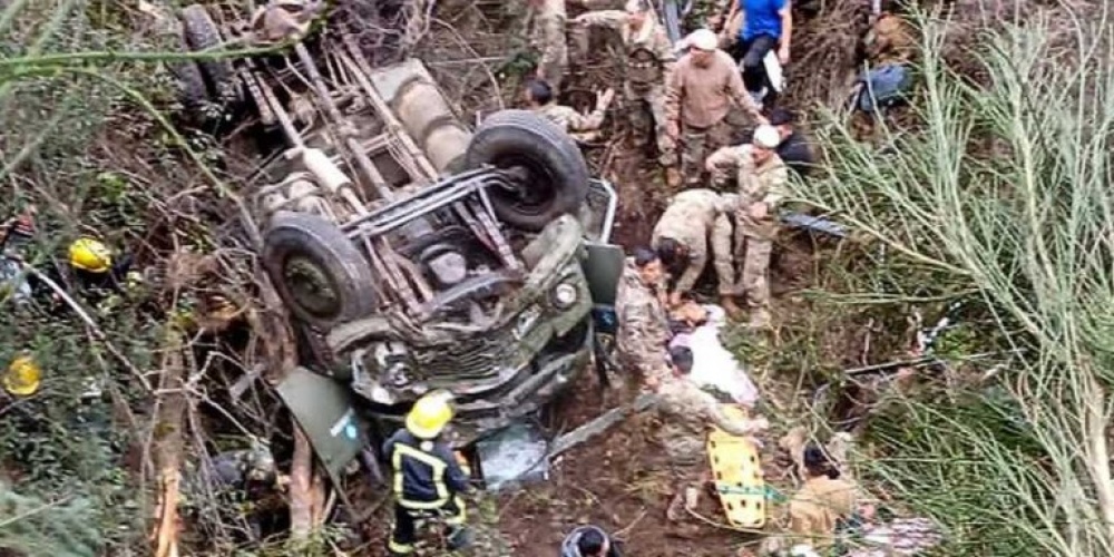 Desbarrancó un camión del Ejército en Neuquén: murieron cuatro soldados