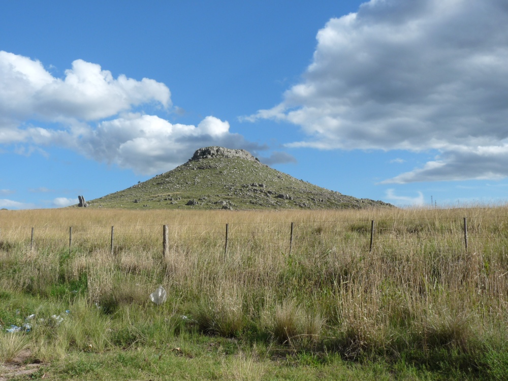 Cerro El Sombrerito, Partido de Benito Juárez. Foto Wikipedia