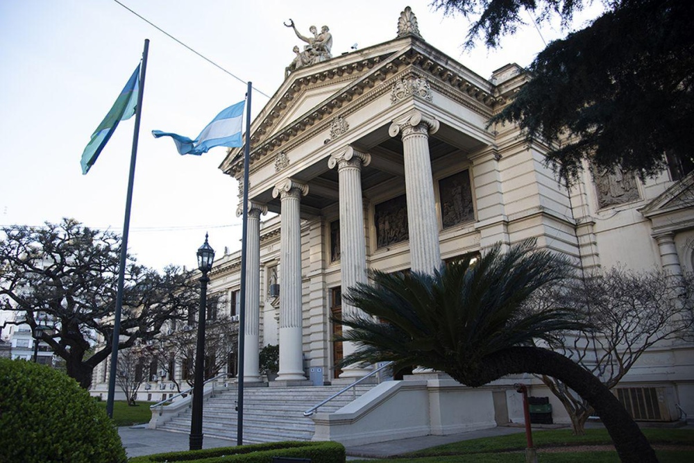 El gobernador Kicillof aseguró que evalúa discutir la reforma de la Legislatura bonaerense