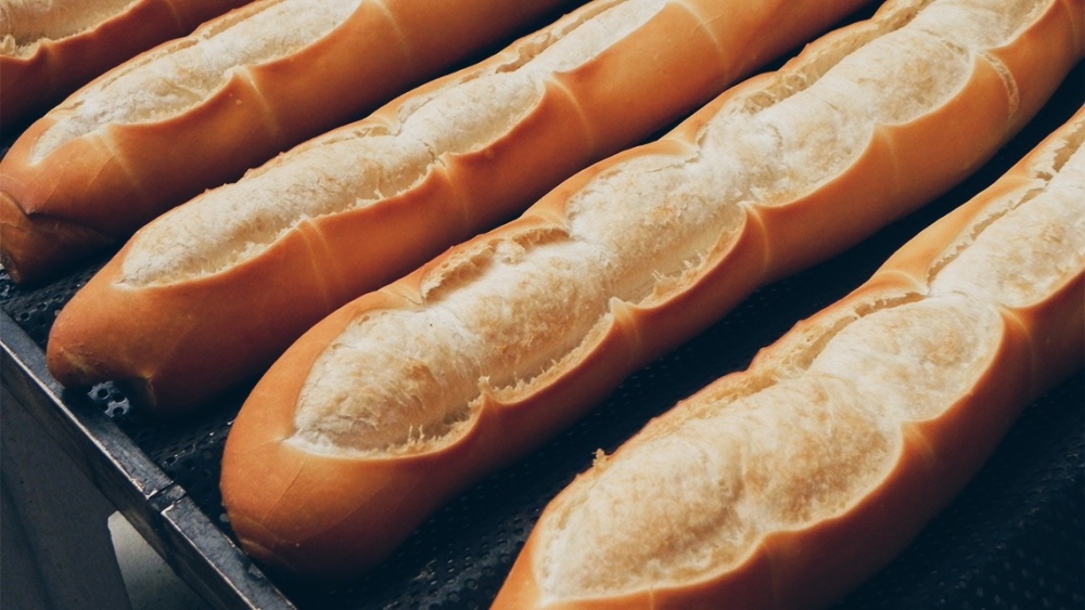 El Gobierno actualizó el valor de referencia de la harina y presiona sobre el precio del pan
