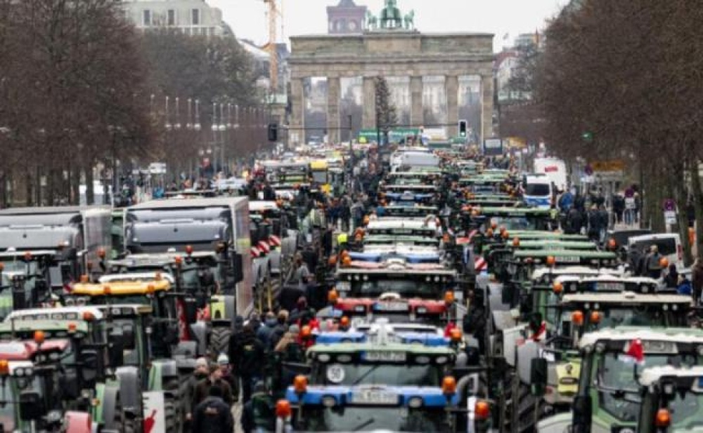 Tractorazo en Alemania: agricultores protestaron por quita de subsidios al diésel agrícola