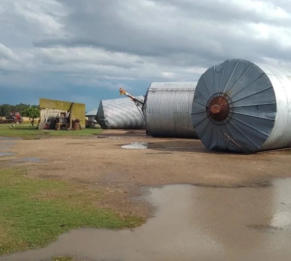 Lobería: Destrozos en la zona a causa de una fuerte tormenta