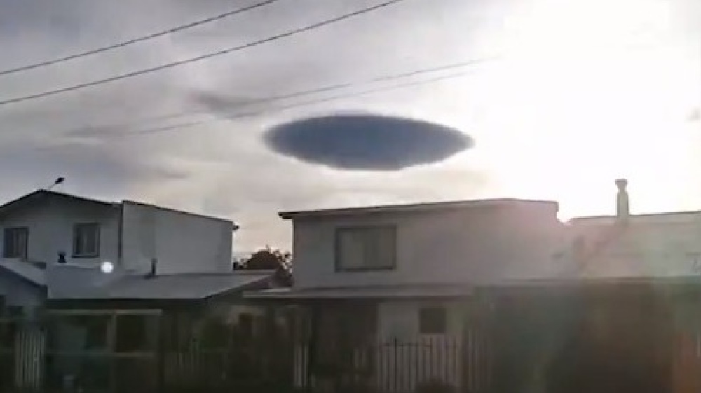 Un fenómeno en el cielo de Chile causó conmoción en la población: ¿Ovni o nube?