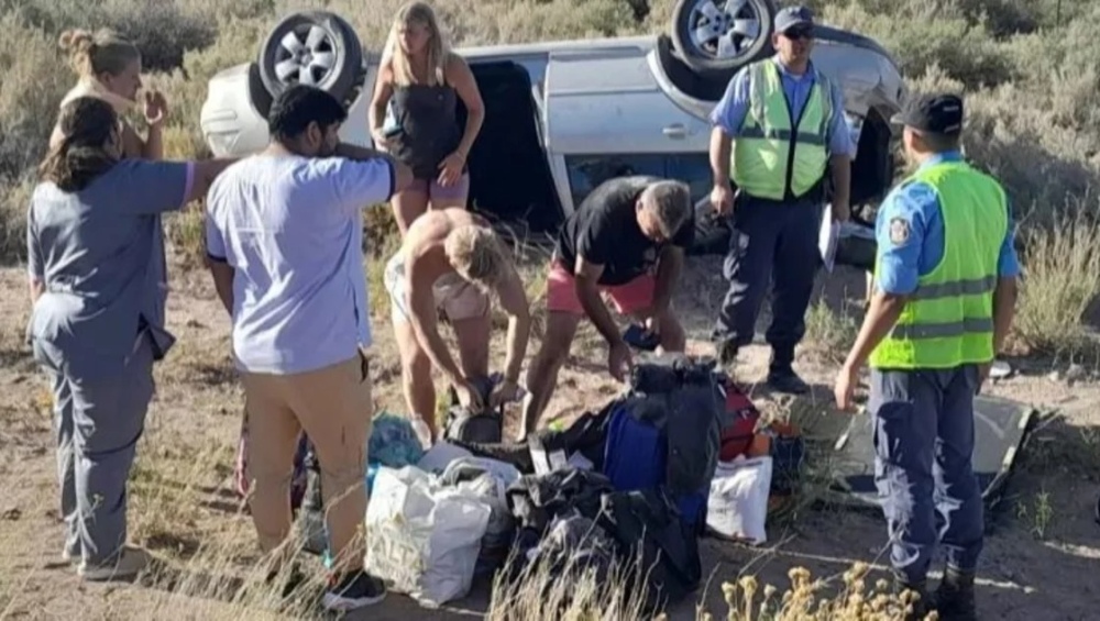 Una familia de Bahía Blanca volcó en Neuquén y fue hospitalizada