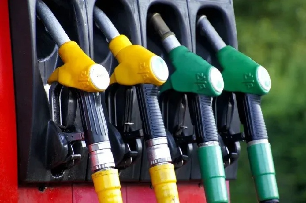 Tras el descongelamiento del impuesto al combustible, el Gobierno dispone un nuevo aumento de las naftas