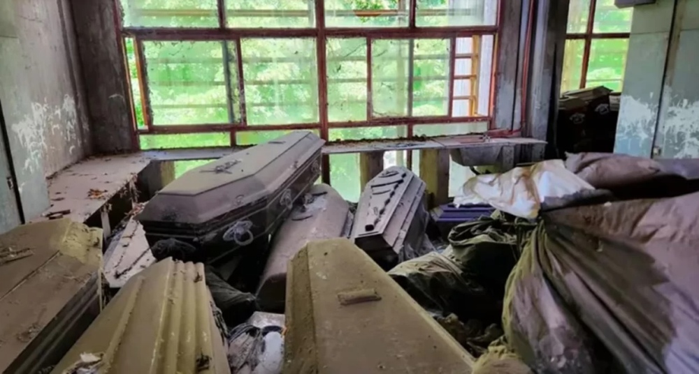 La Plata: Encuentran 500 ataúdes abandonados y 200 bolsas con restos humanos en el Cementerio local