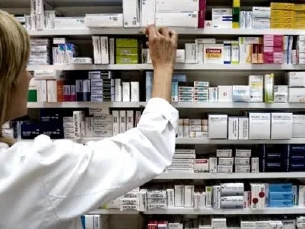 Alertan por el cierre del 25% de las farmacias del país por la caída del consumo y las medidas del Gobierno