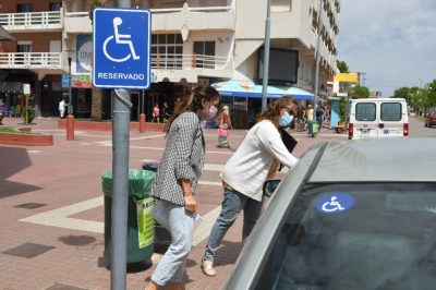 Incorporan 28 boxes de estacionamiento para personas con discapacidad