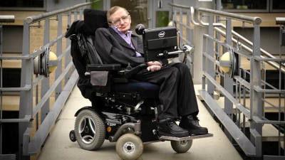 Aniversario de nacimiento de Stephen Hawking, autor de la teoría del Big Bang