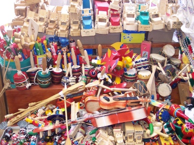 Proyecto Participativo Barrial: Reciclan juguetes para diseñar y crear esculturas en Coronel Dorrego
