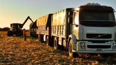 Transporte de granos: Acordaron una nueva tarifa de referencia con entidades del agro y de cargas