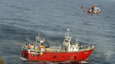 Prefectura rescató de urgencia a un tripulante de un buque que sufrió heridas en el mar a 240 km de Bahía Blanca