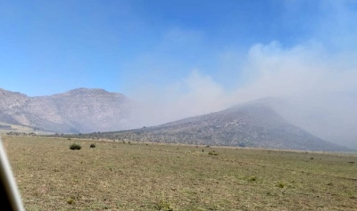 Finalmente, pudieron controlar el incendio en la zona serrana de Saldungaray tras la caída de un rayo
