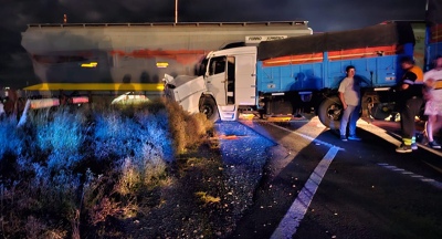 Un camión fue chocado por un tren de carga en la entrada a Goyena sobre la Ruta 33