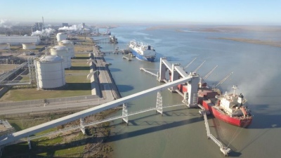 Licuefacción de Gas Natural: YPF y el Puerto de Bahía Blanca avanzan en el proyecto