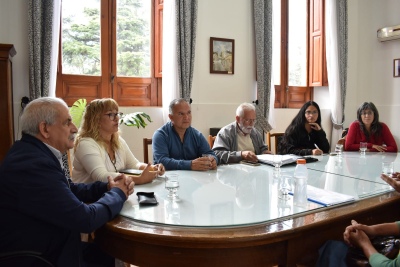 Patagones: el intendente Marino firmó un acuerdo con representantes de Pueblos Originarios por el Cerro de la Caballada