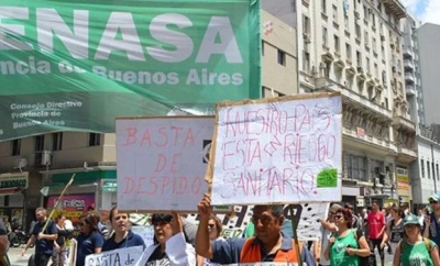 Ante despidos en SENASA, una huelga de estatales promete paralizar las exportaciones del país