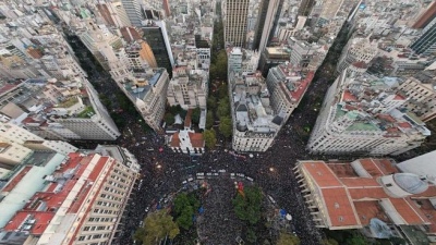 En defensa de la Universidad Pública: multitudinarias movilizaciones en todo el país en una histórica marcha nacional